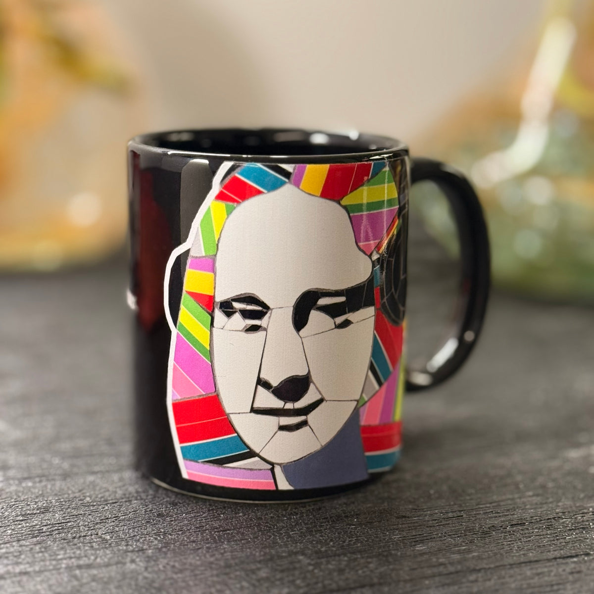 COMBO 4: Fine Art Colecionável + Caneca Colecionável Mona DJ